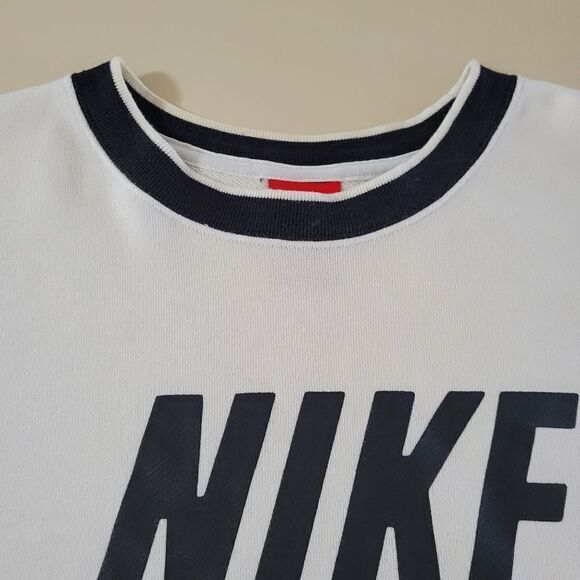 Nike Women's Archive Sweatshirt - Picture 12 of 16